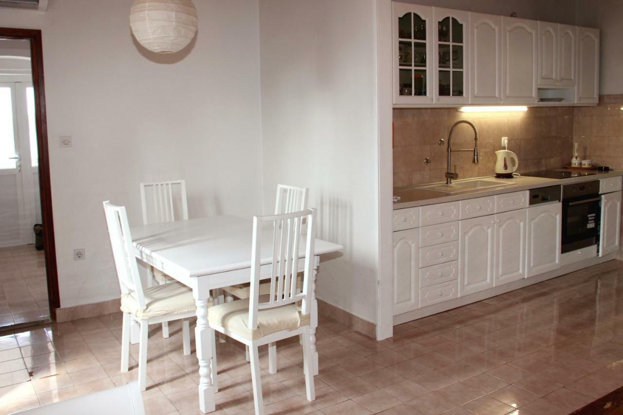 Cathedral Apartment *